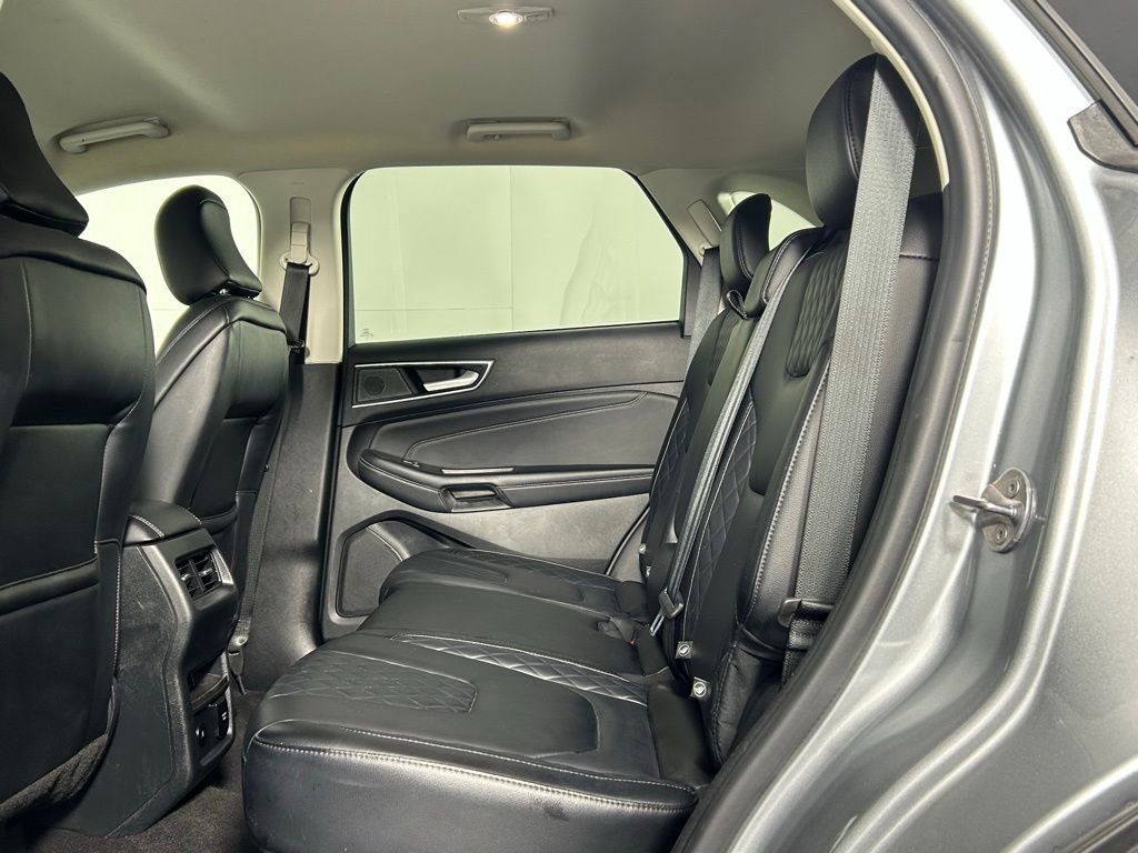 Used 2024 Ford Edge Titanium image 18