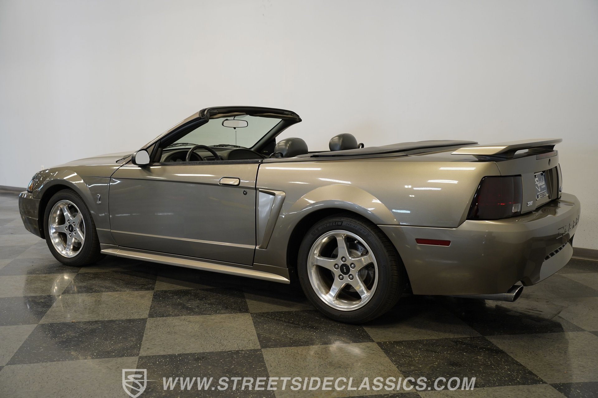 Used 2001 Ford Mustang Cobra RWD image 9