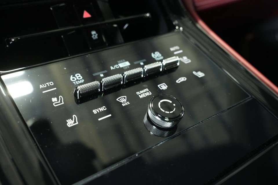 Certified 2025 Porsche Panamera GTS image 24