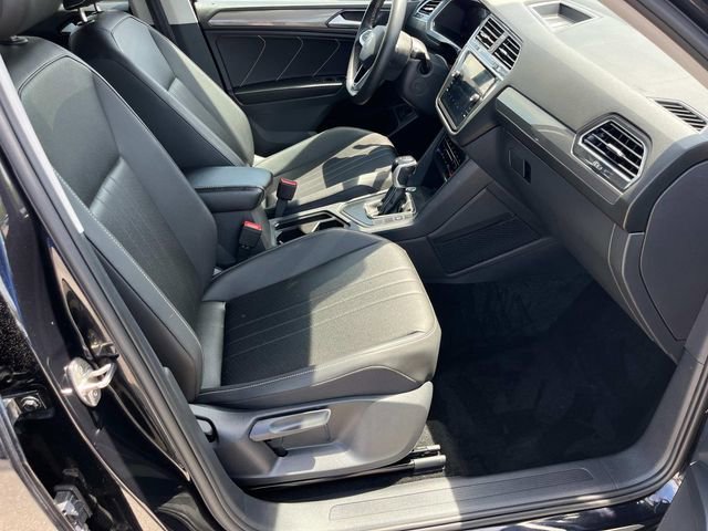 Used 2023 Volkswagen Tiguan SE FWD image 25