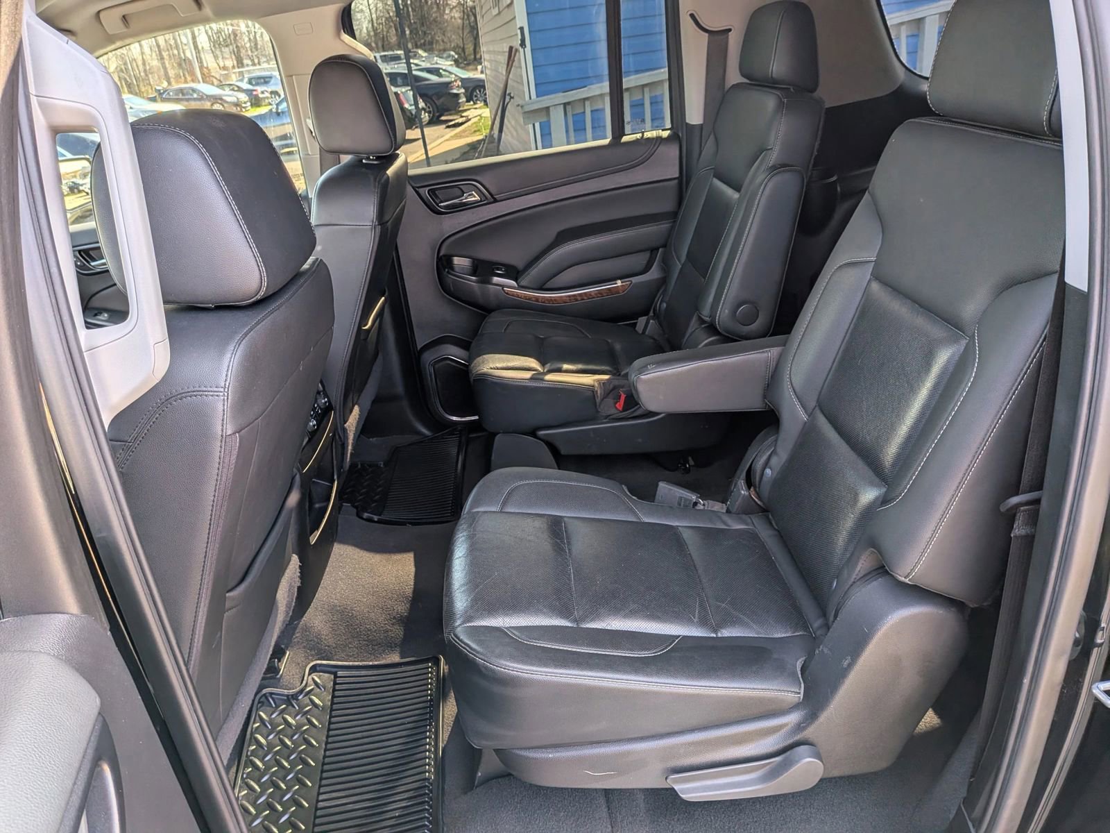 Used 2020 Chevrolet Suburban Premier image 27