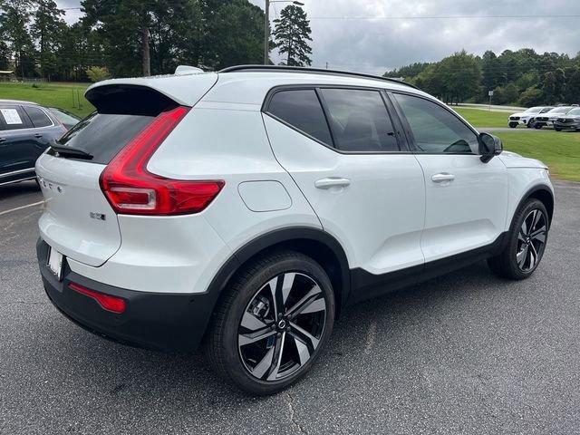 New 2025 Volvo XC40 B5 Plus w/ Protection Package Premier AWD/4WD image 6
