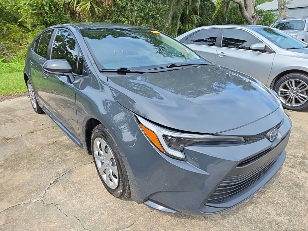 Used 2025 Toyota Corolla LE FWD image 6