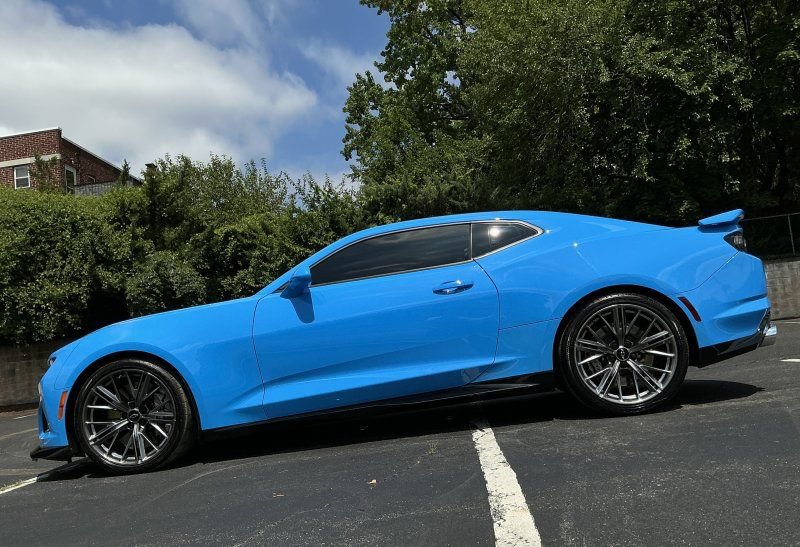 Used 2022 Chevrolet Camaro ZL1 RWD image 1