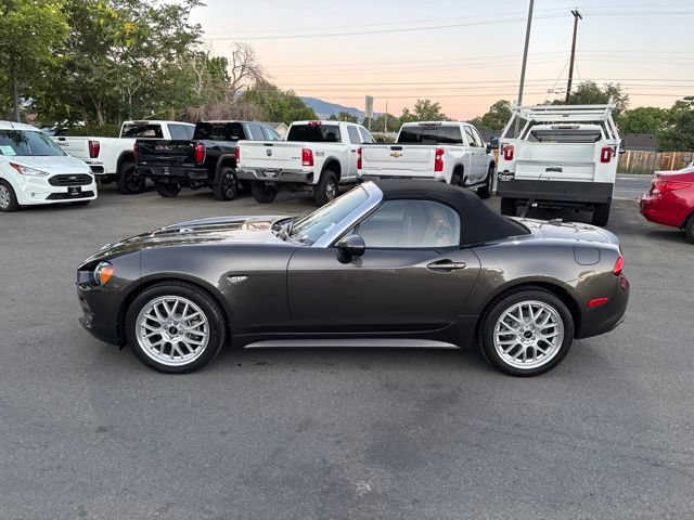 Used 2017 FIAT 124 Spider Lusso RWD image 5