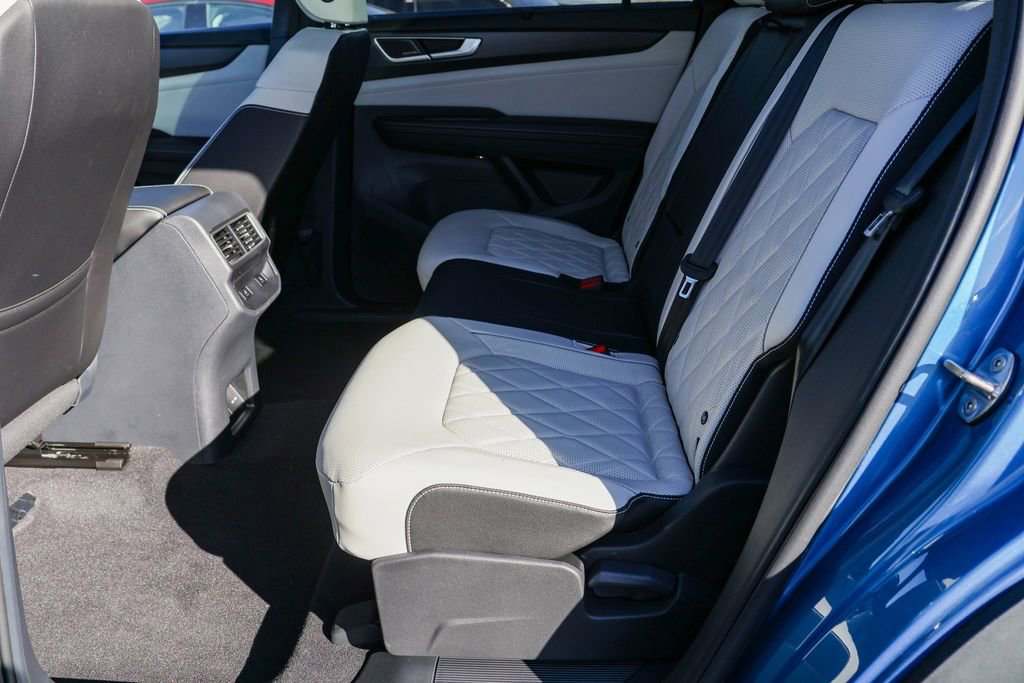 New 2025 Volkswagen Atlas Cross Sport SEL Premium R-Line image 34