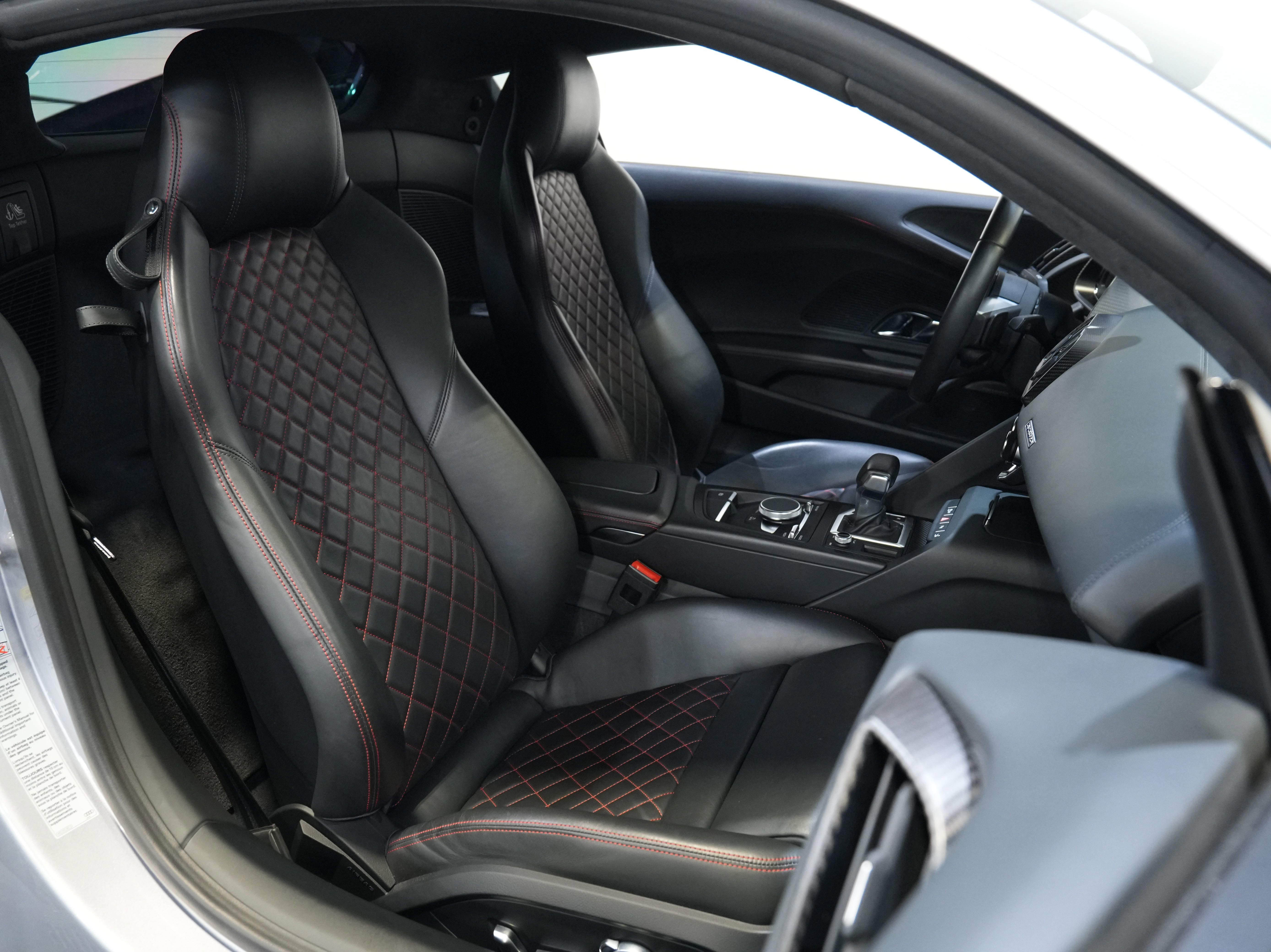 Used 2017 Audi R8 V10 w/ Carbon Exterior Package AWD/4WD image 30
