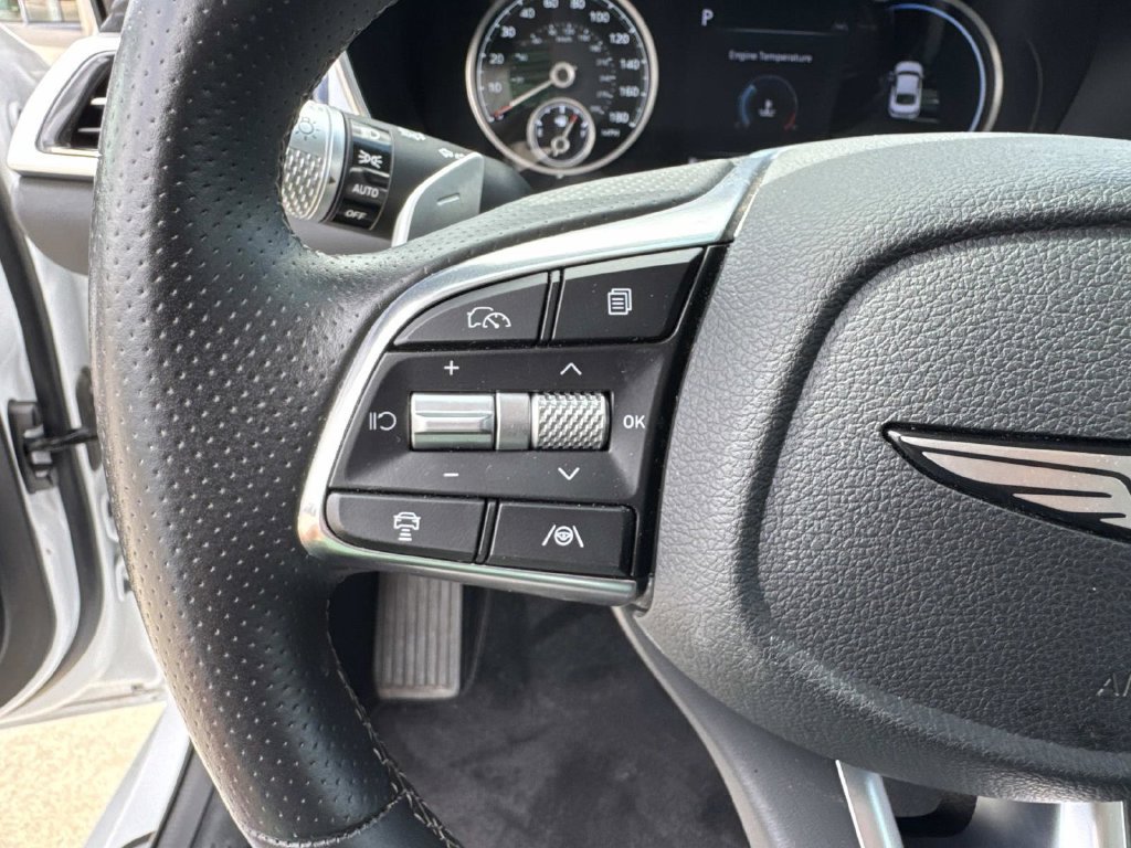 Used 2025 Genesis G70 2.5T RWD image 25
