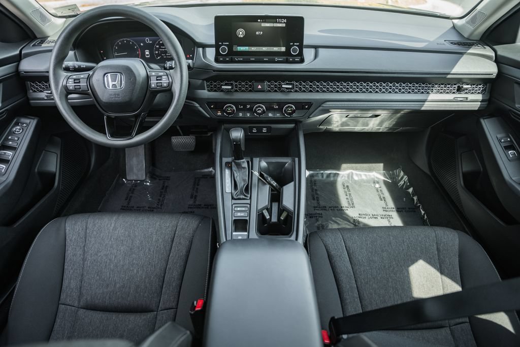 Used 2025 Honda Accord SE image 15