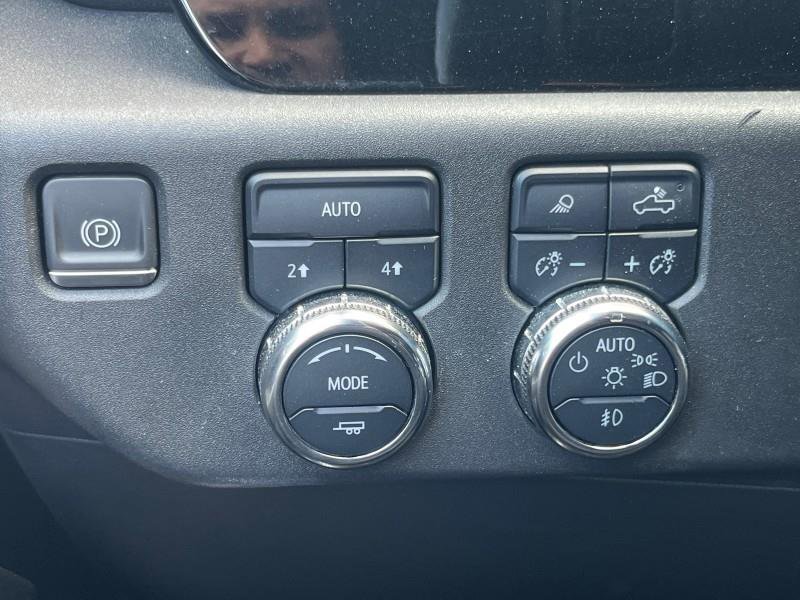 Used 2024 GMC Sierra 1500 SLT image 30