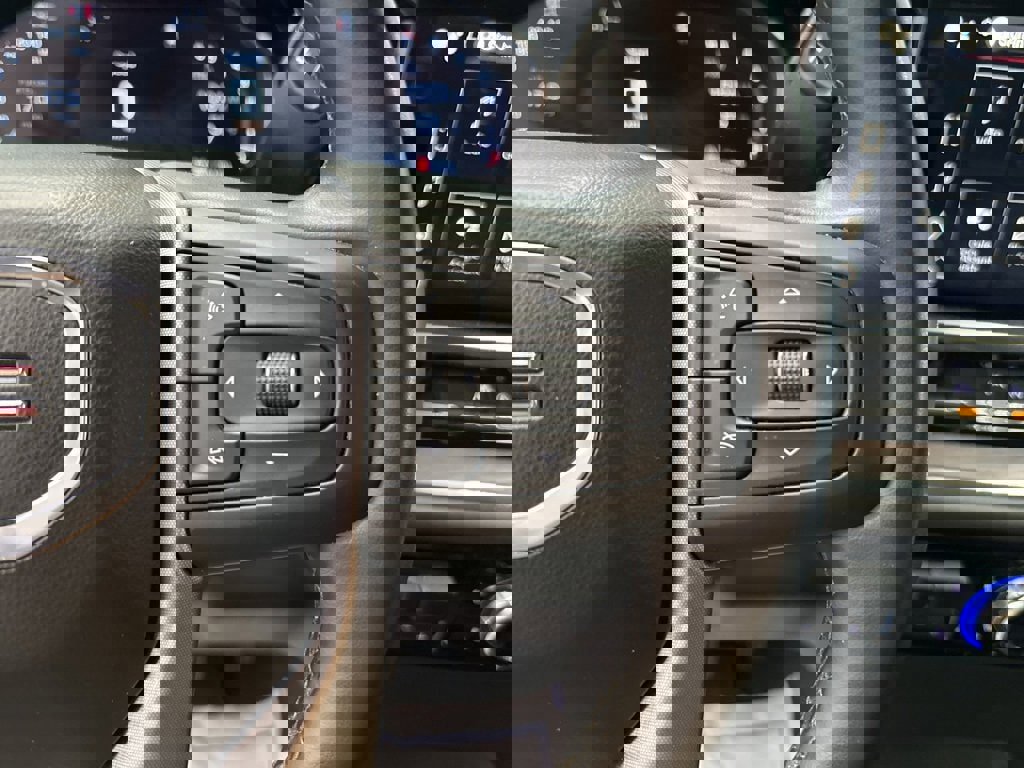 Certified 2025 GMC Sierra 1500 SLT image 37