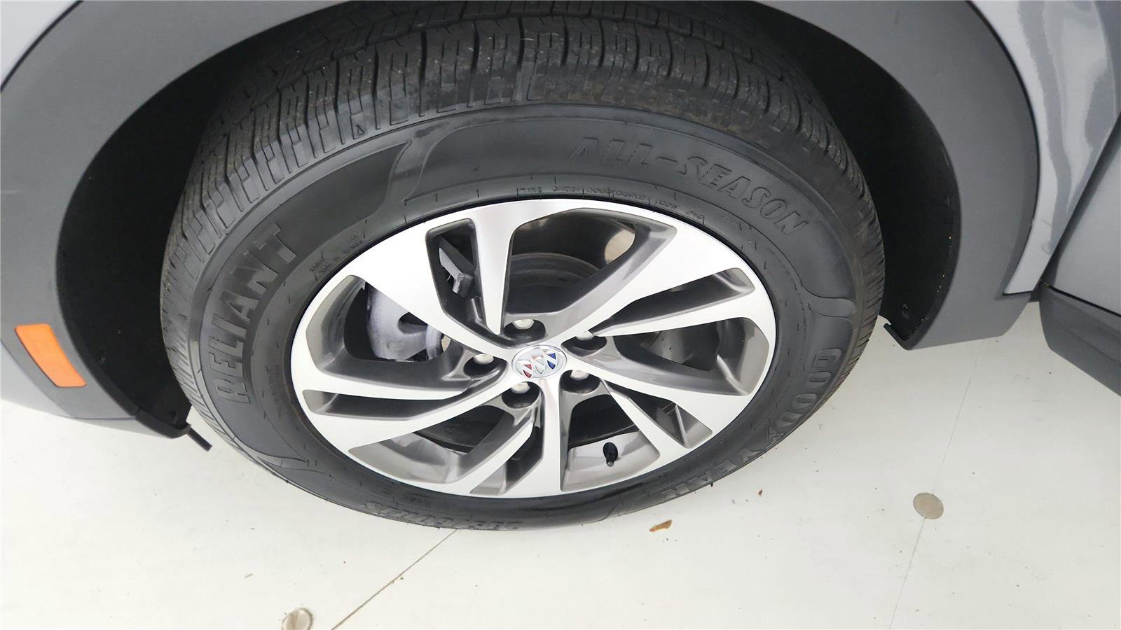 Used 2022 Buick Envision Essence w/ Safety Package FWD image 28
