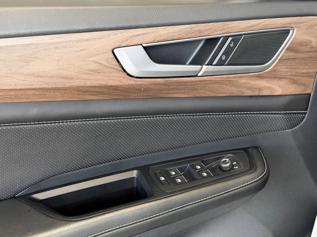 Used 2024 Volkswagen Atlas SE image 22