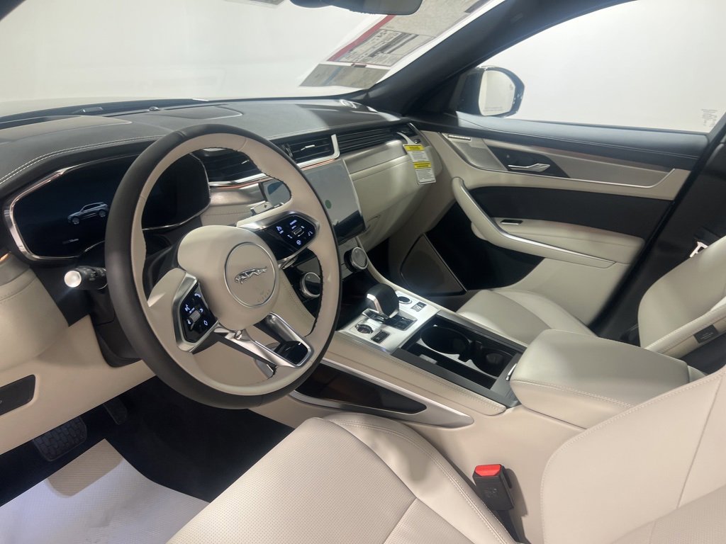 New 2026 Jaguar F-PACE R-Dynamic S image 10