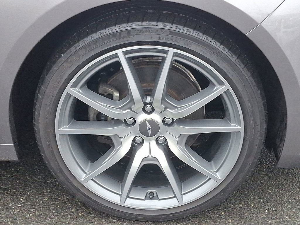 Used 2023 Genesis G70 2.0T image 9