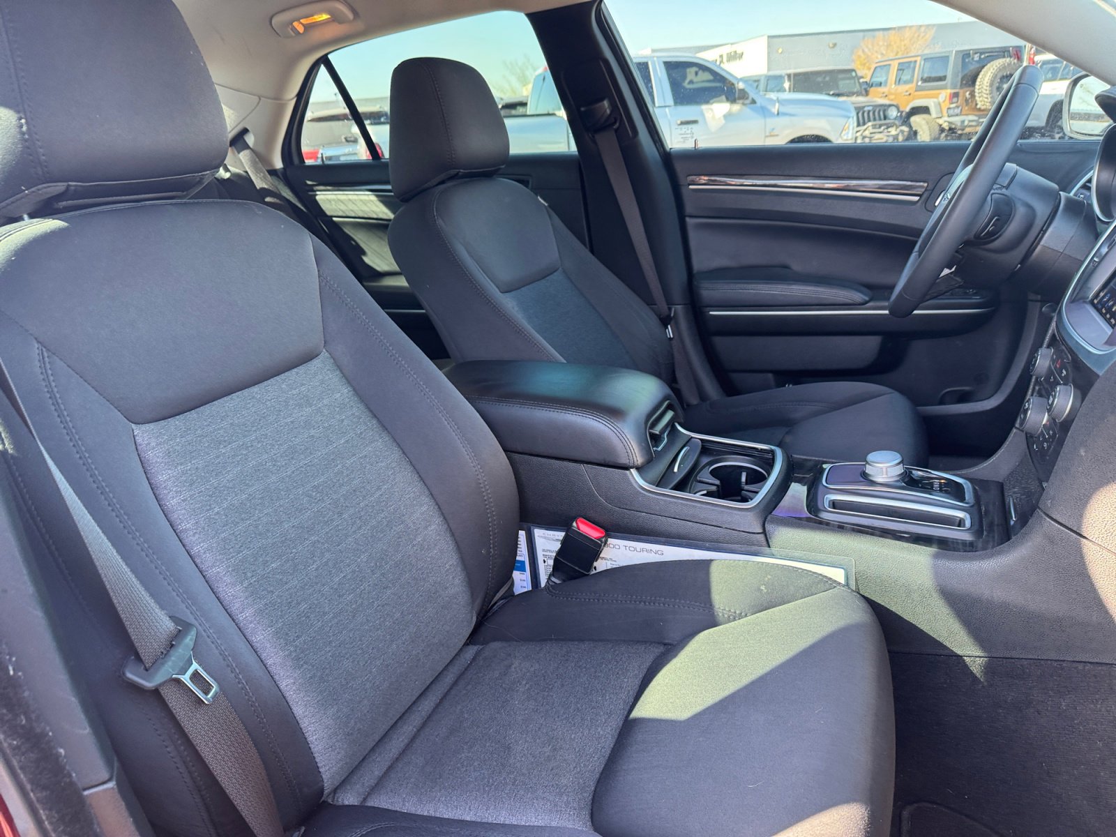 Certified 2022 Chrysler 300 Touring image 30