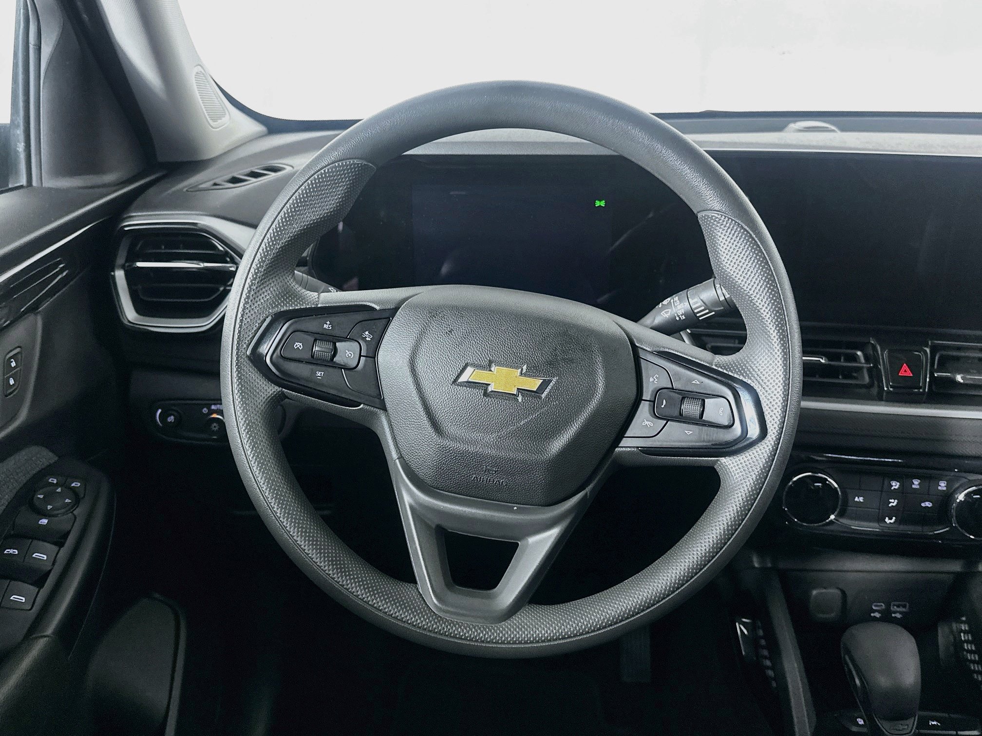 Used 2025 Chevrolet TrailBlazer LT FWD image 17