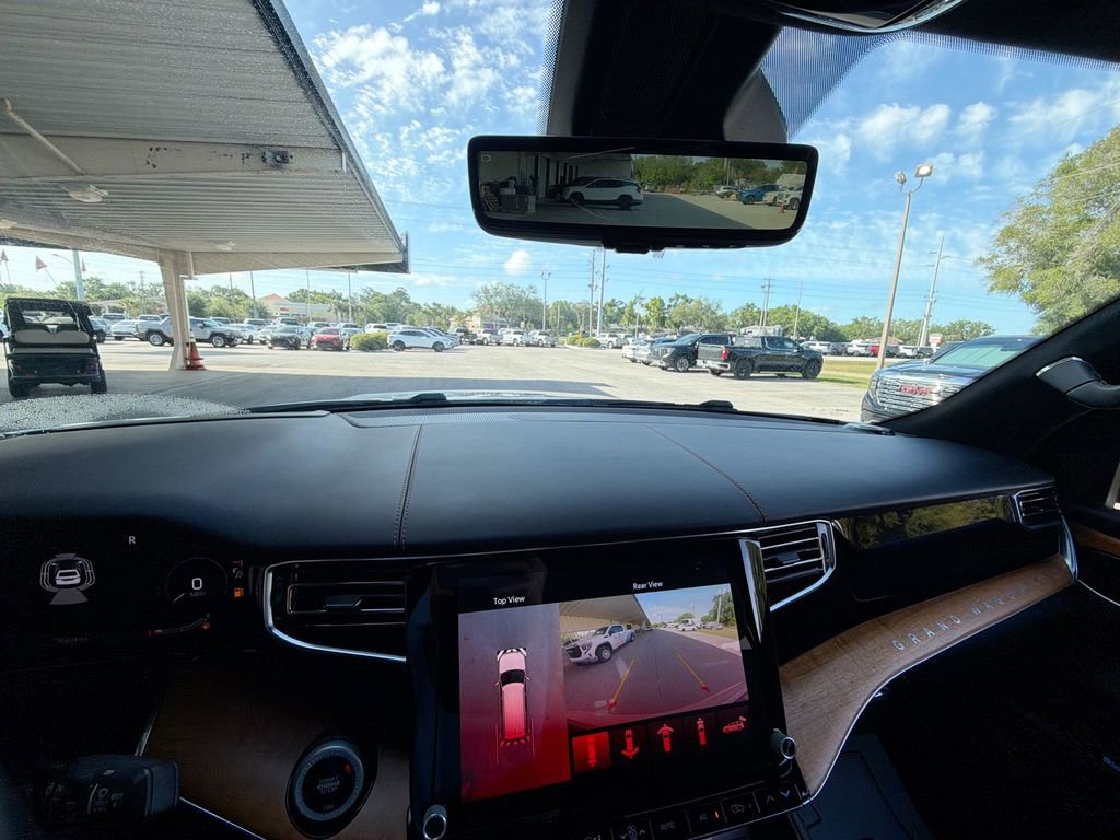 Used 2022 Jeep Grand Wagoneer Series III w/ Rear Seat Video Group 1 AWD/4WD image 22