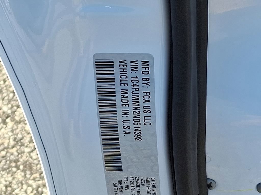 Used 2022 Jeep Cherokee Latitude Lux w/ Sun & Sound Group image 27