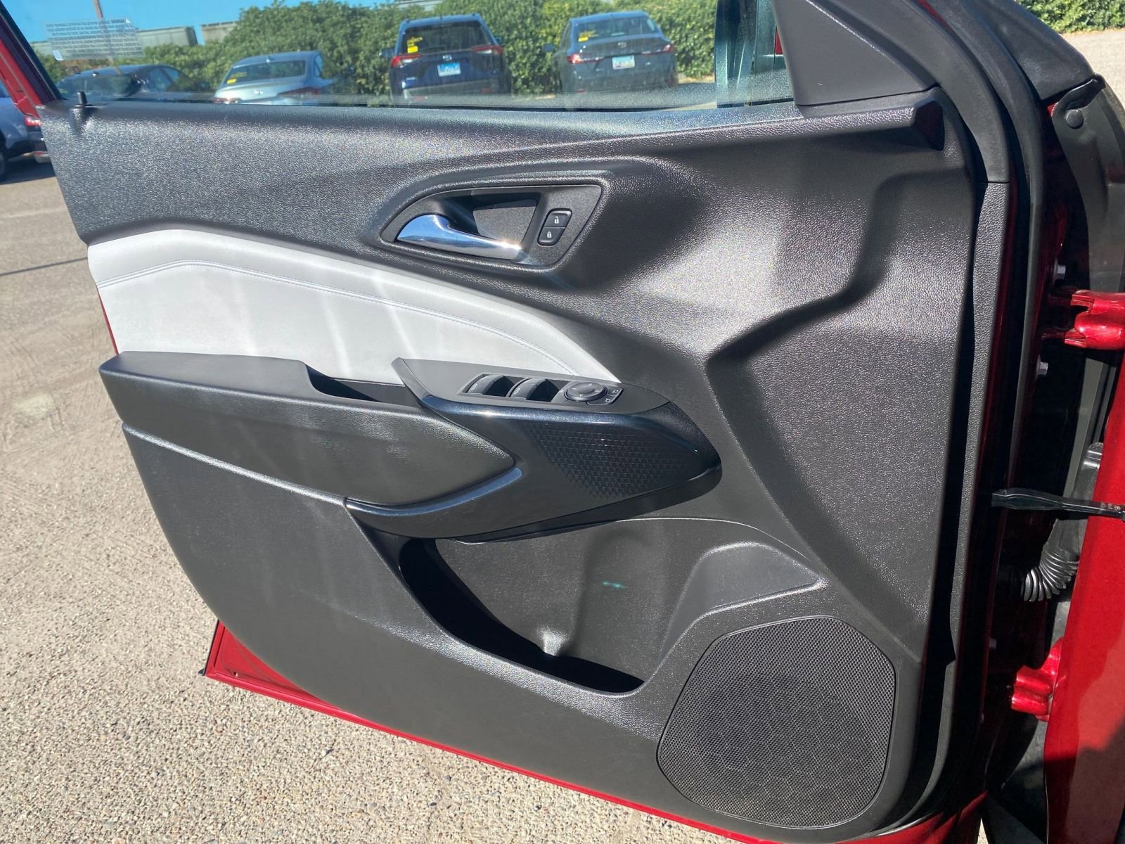 Used 2025 Chevrolet Trax LT image 20