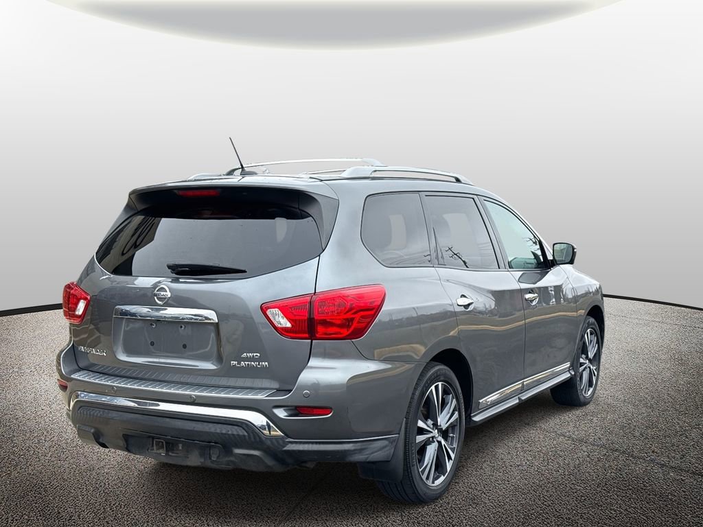 Used 2018 Nissan Pathfinder Platinum video 2