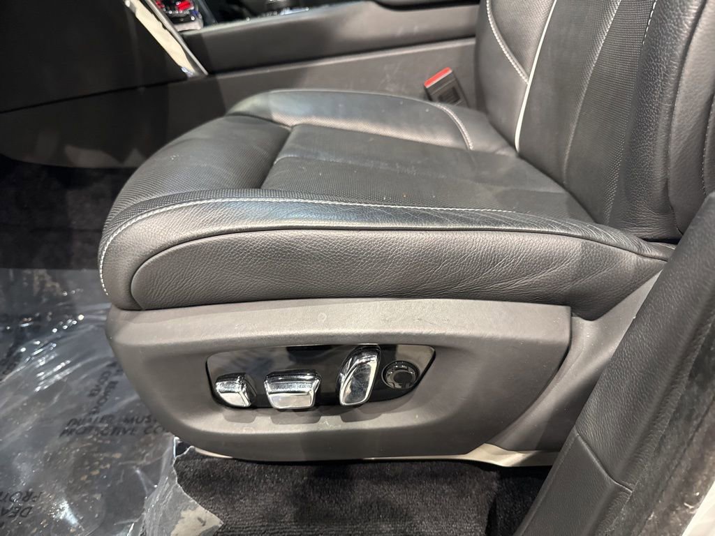 Used 2020 Rolls-Royce Cullinan AWD/4WD image 31