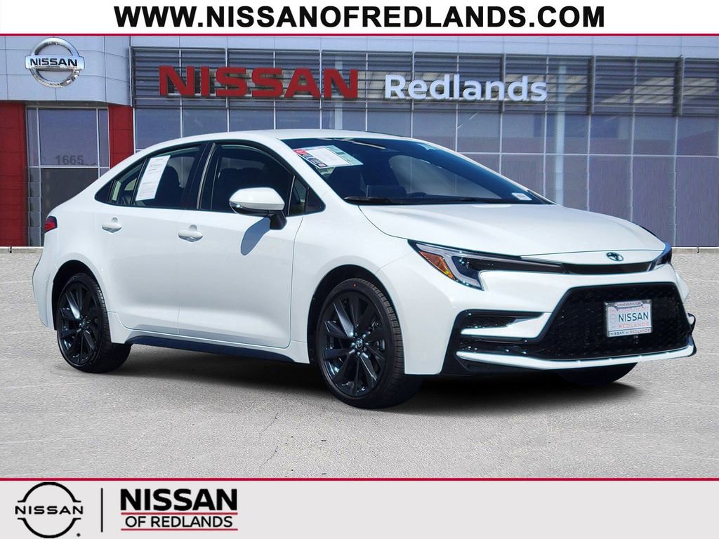 Used 2026 Toyota Corolla SE w/ SE Package image 1