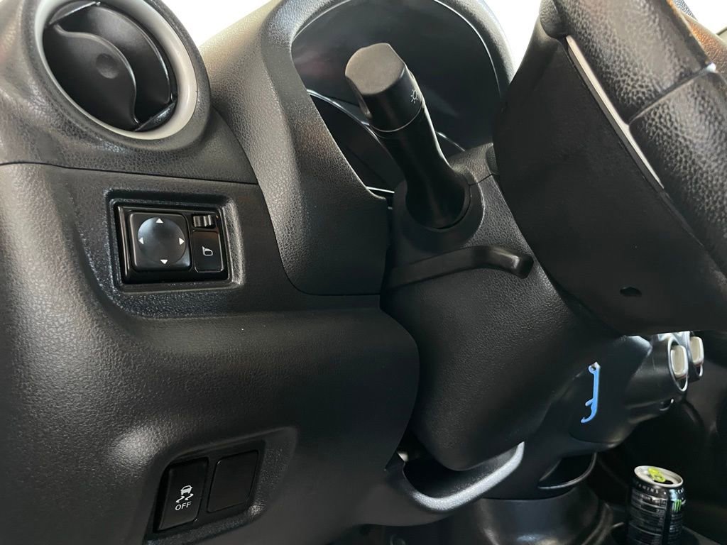 Used 2014 Nissan Versa Note SV image 32