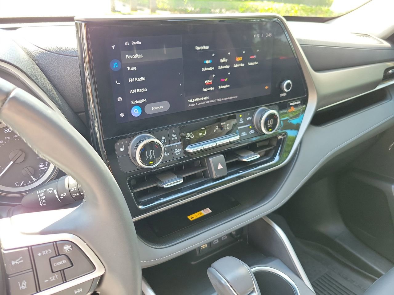 Used 2023 Toyota Highlander XLE FWD image 24