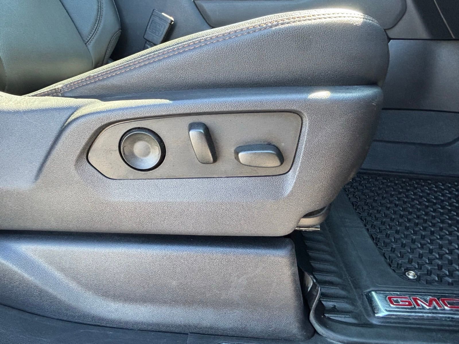 Used 2024 GMC Sierra 1500 AT4 w/ AT4 Premium Package image 26