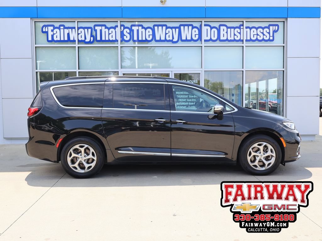 Used 2023 Chrysler Pacifica Limited w/ Uconnect Theater Family Group AWD/4WD image 1