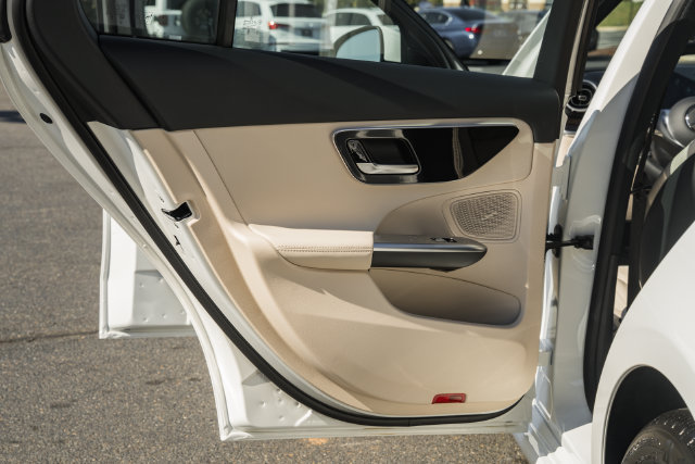 New 2027 Mercedes-Benz C 300 4MATIC Sedan image 34