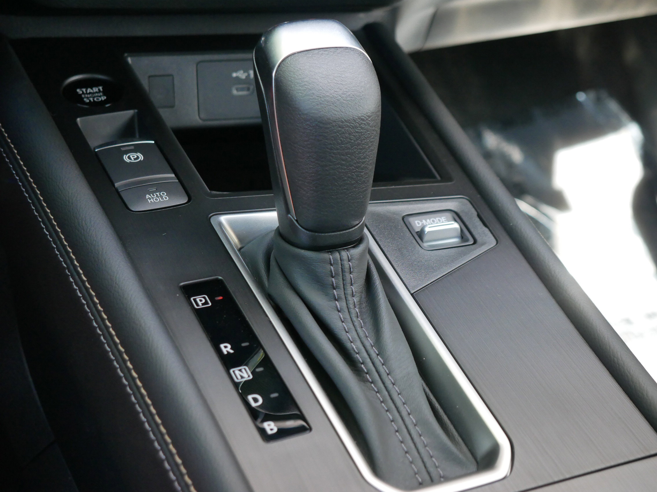 New 2025 Nissan Kicks SV w/ SV Premium Package image 13