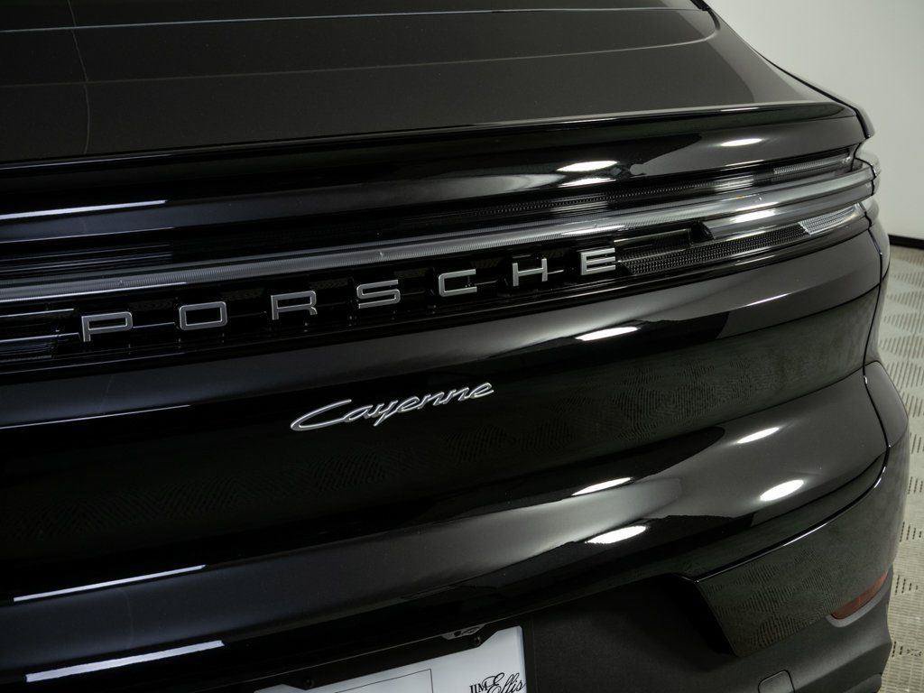 Certified 2026 Porsche Cayenne Coupe AWD/4WD image 38