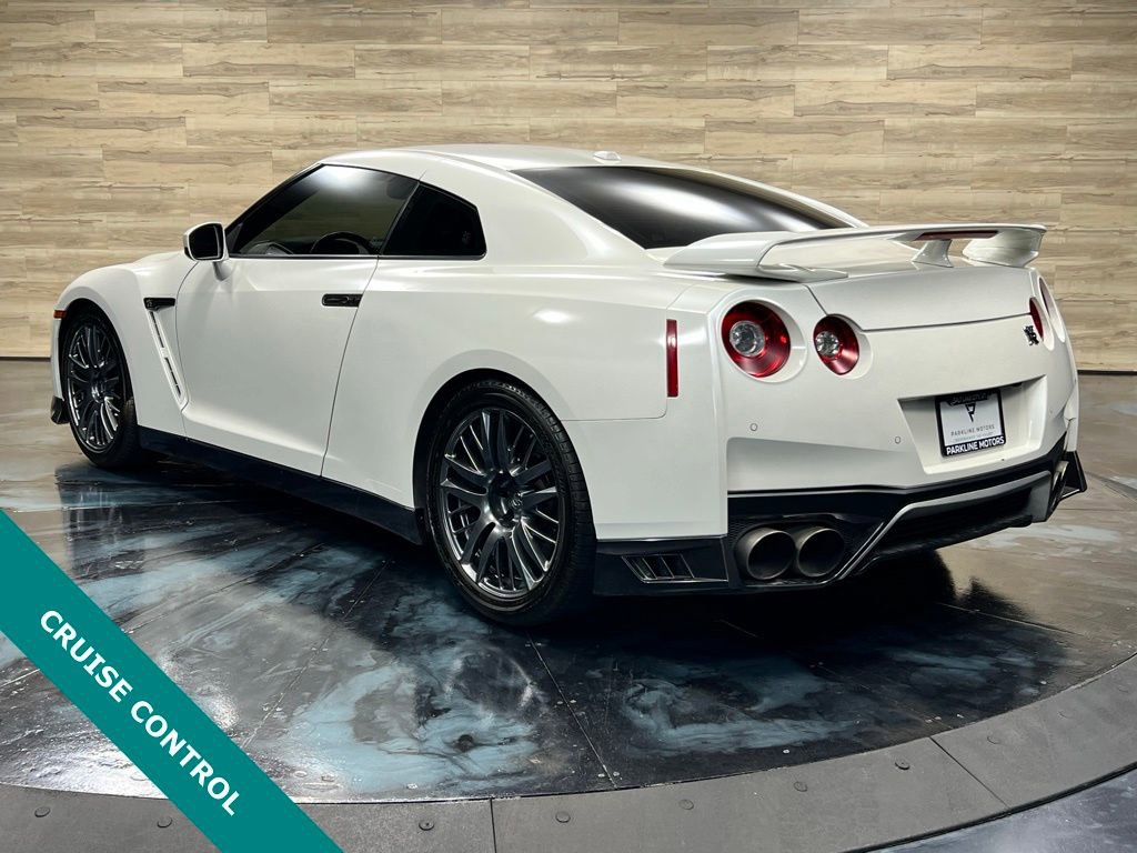 Used 2017 Nissan GT-R Premium image 10