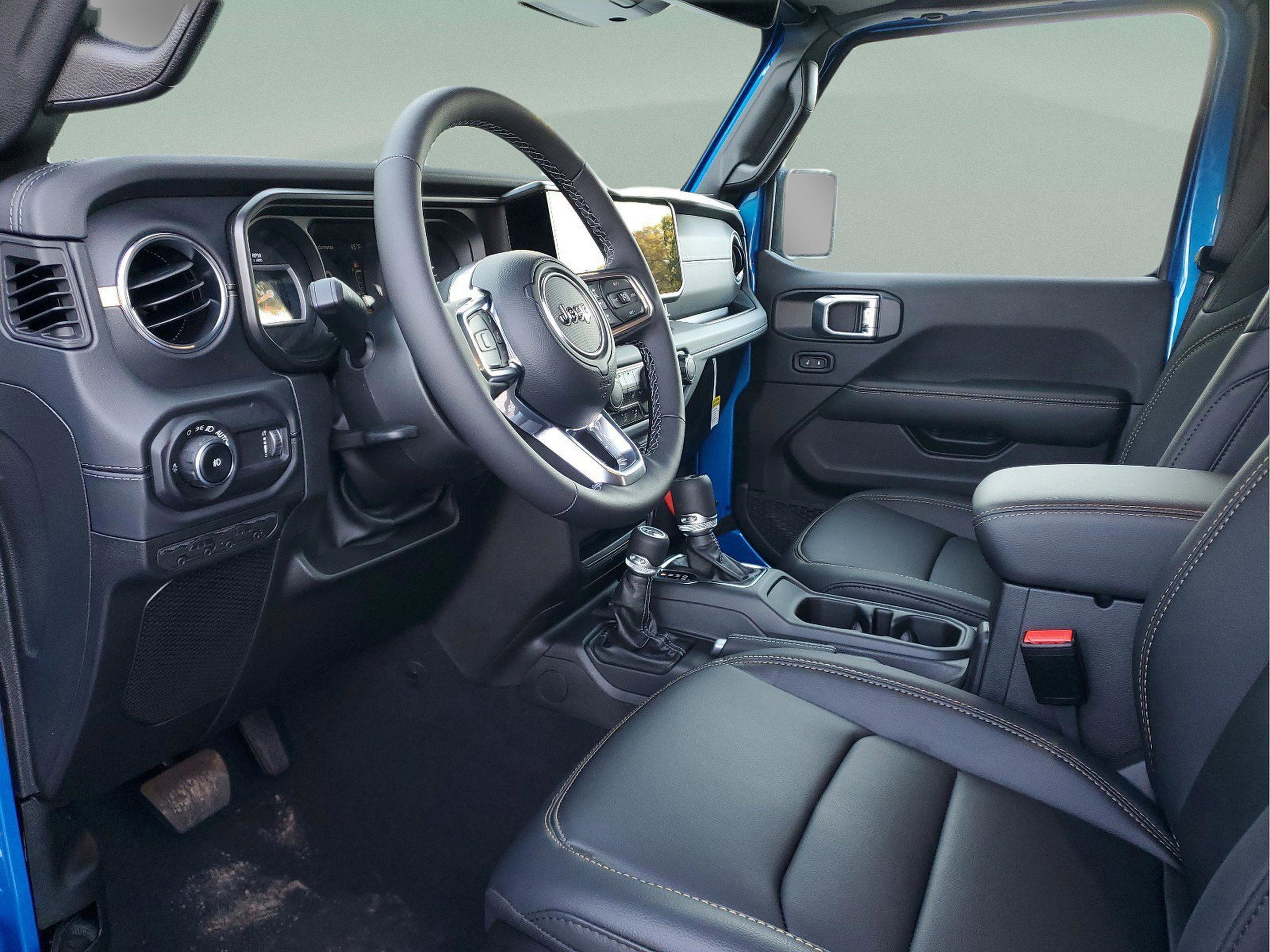 New 2026 Jeep Wrangler Unlimited Sahara AWD/4WD image 13