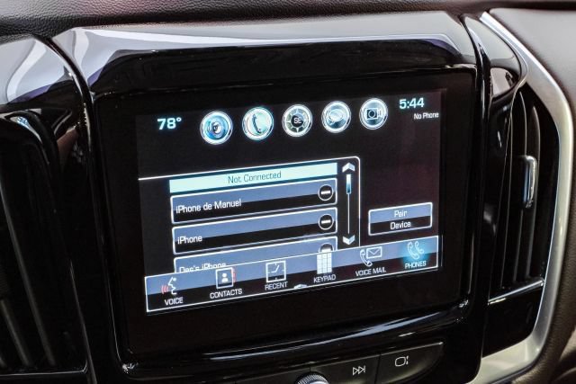 Used 2019 Chevrolet Traverse RS w/ LPO, Floor Liner Package FWD image 33