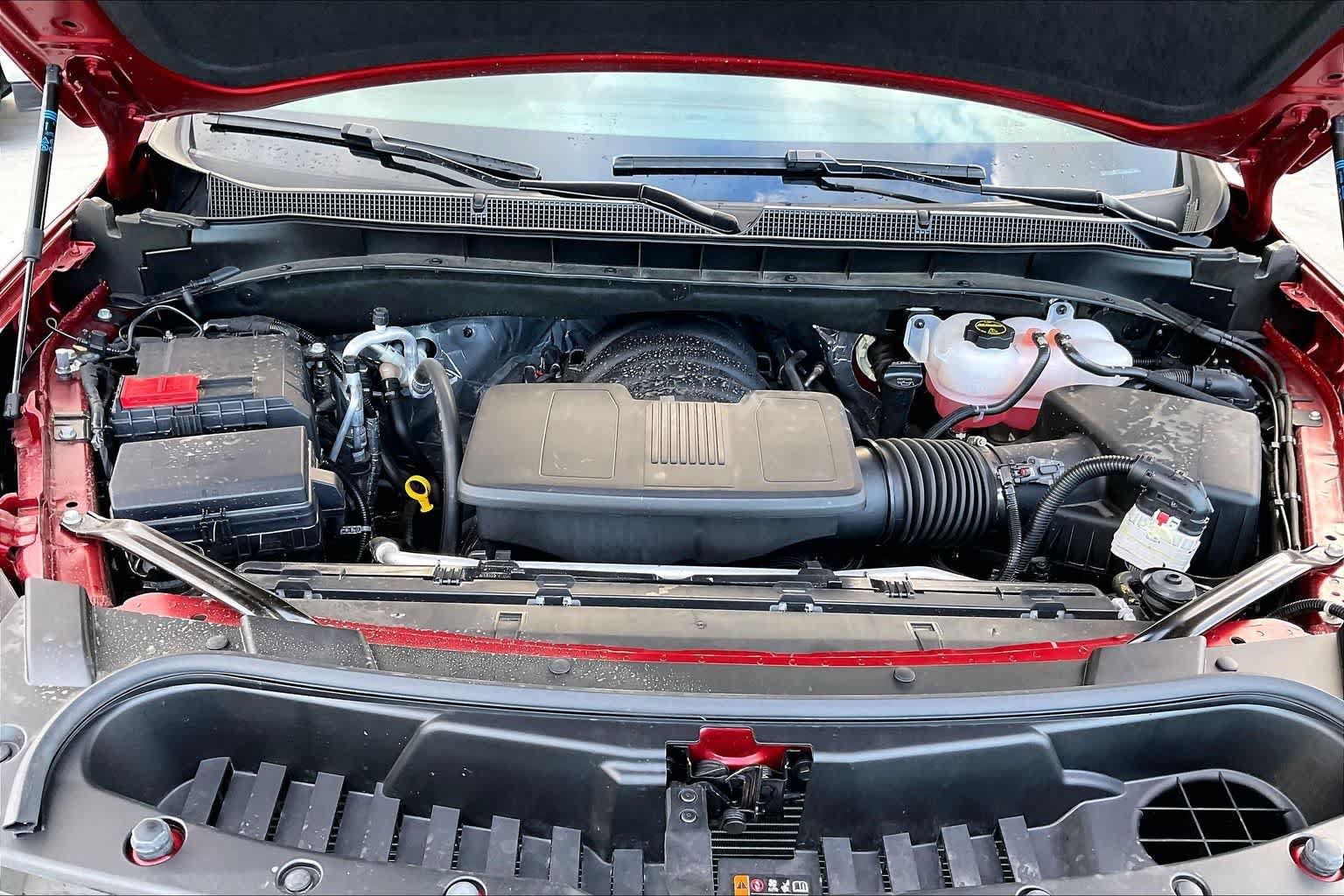 Used 2025 Chevrolet Tahoe LS AWD/4WD image 9