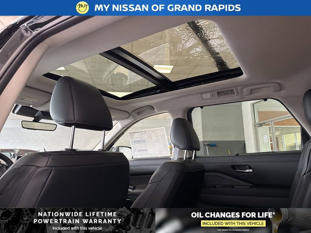 New 2026 Nissan Pathfinder SL image 18