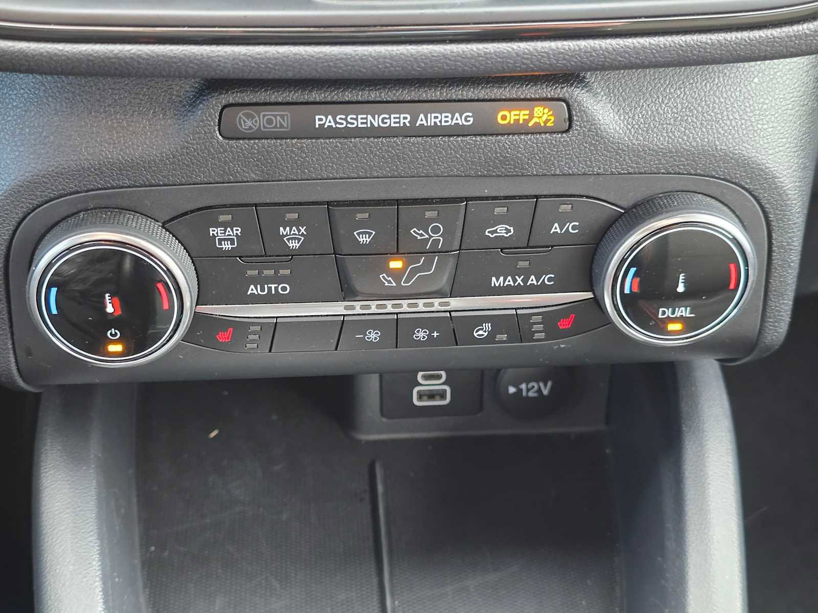 Used 2025 Ford Escape ST-Line Select AWD/4WD image 31