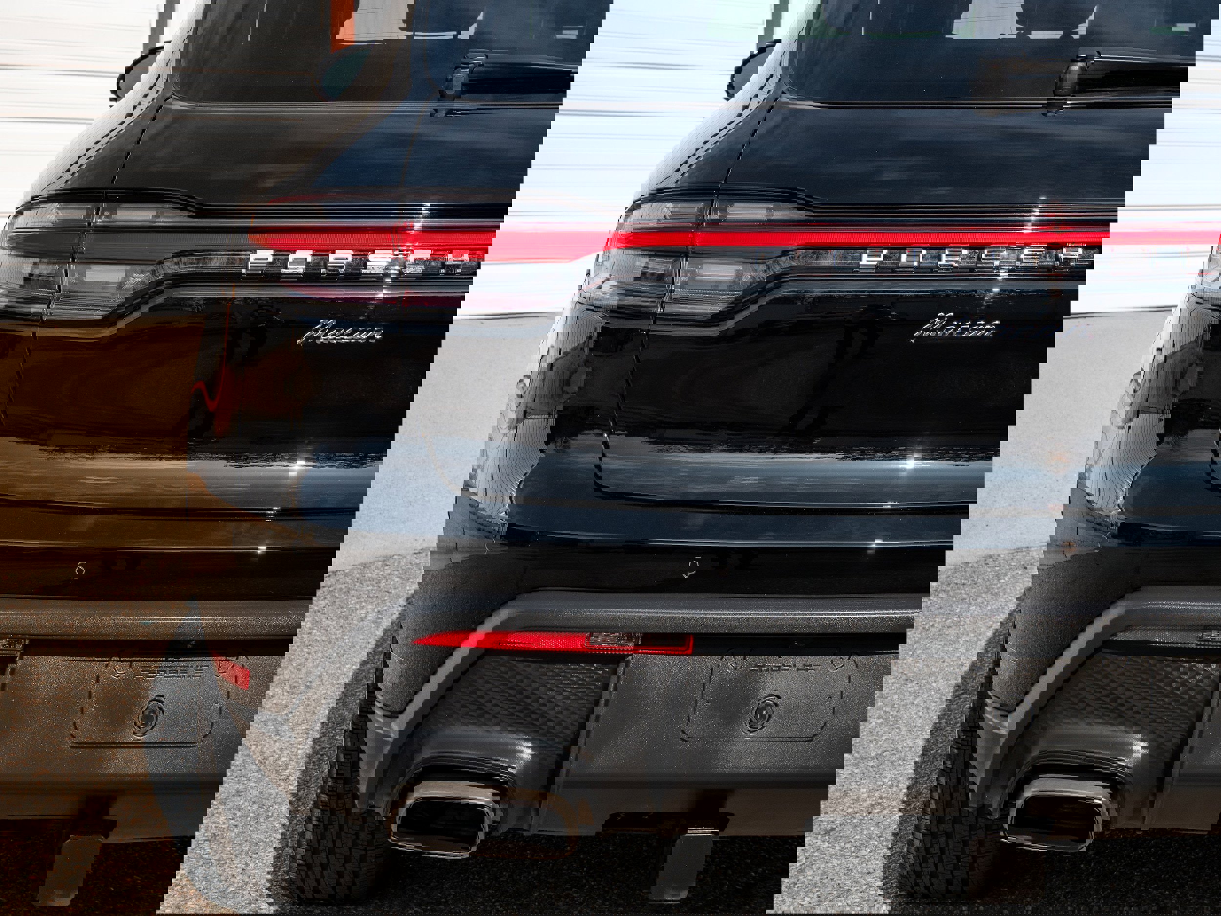 Certified 2025 Porsche Macan image 13