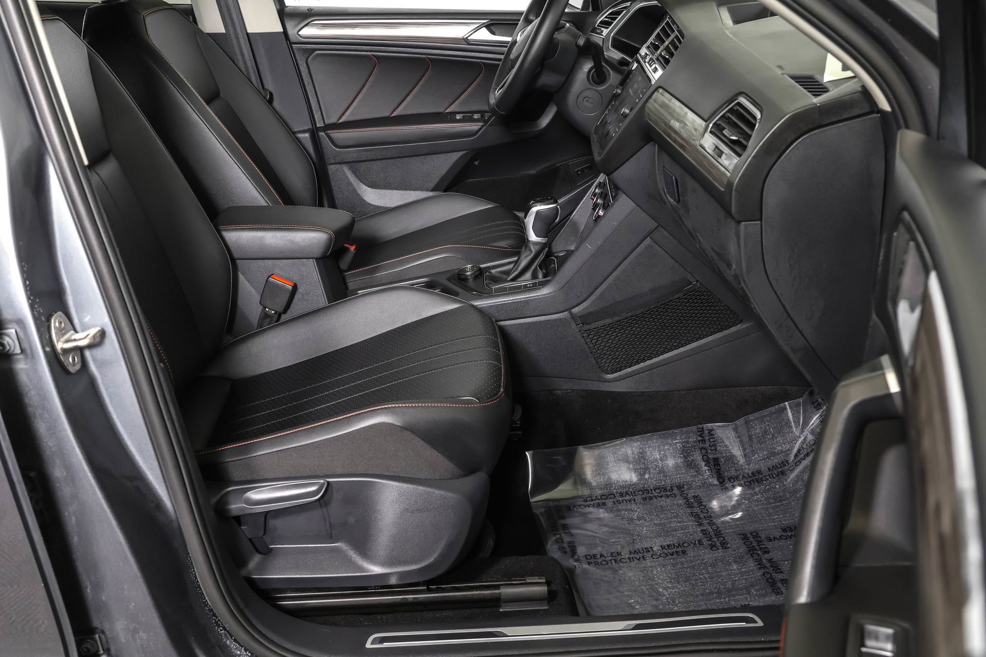 Used 2024 Volkswagen Tiguan Wolfsburg Edition image 42