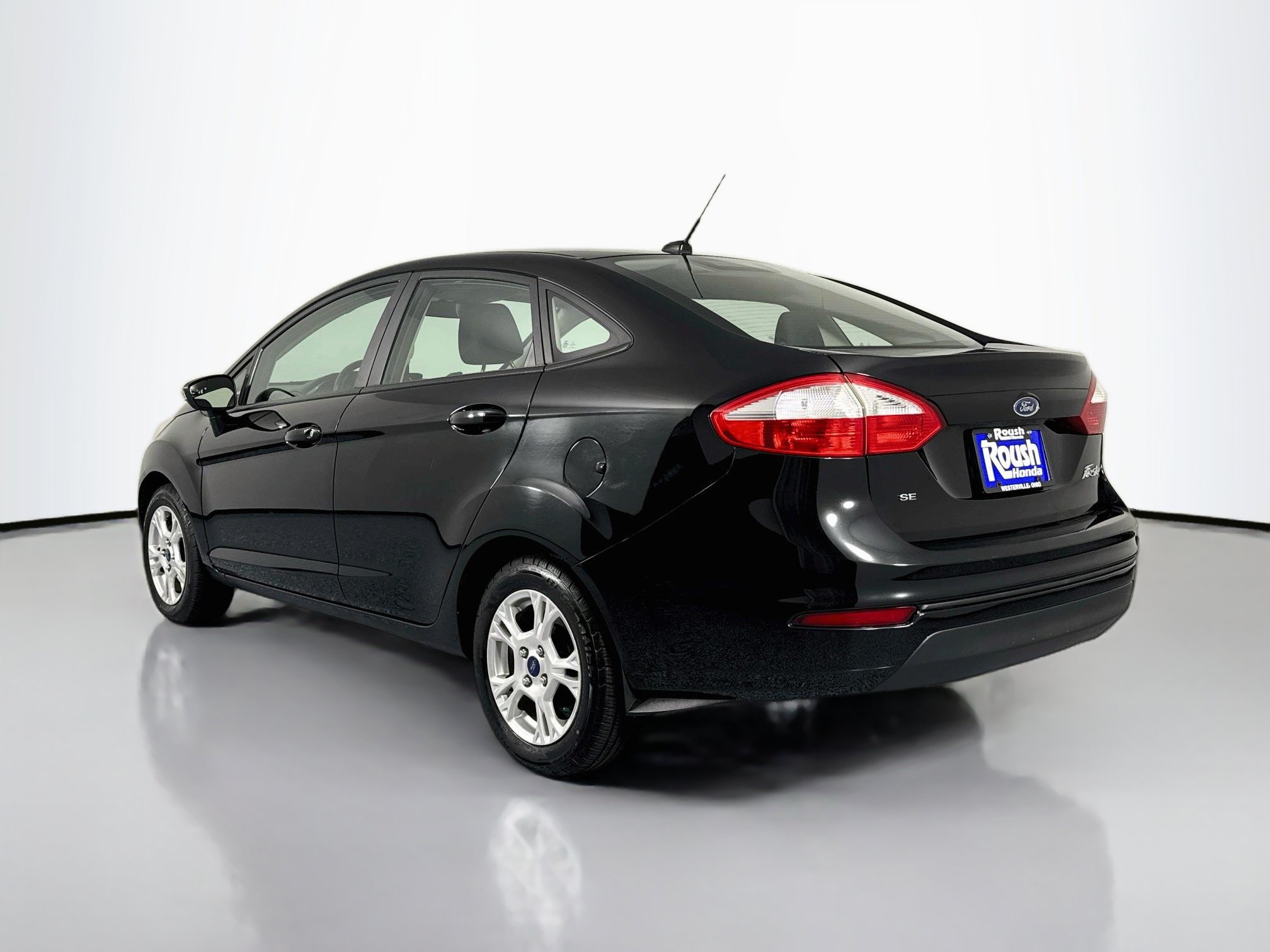 Used 2016 Ford Fiesta SE FWD image 7
