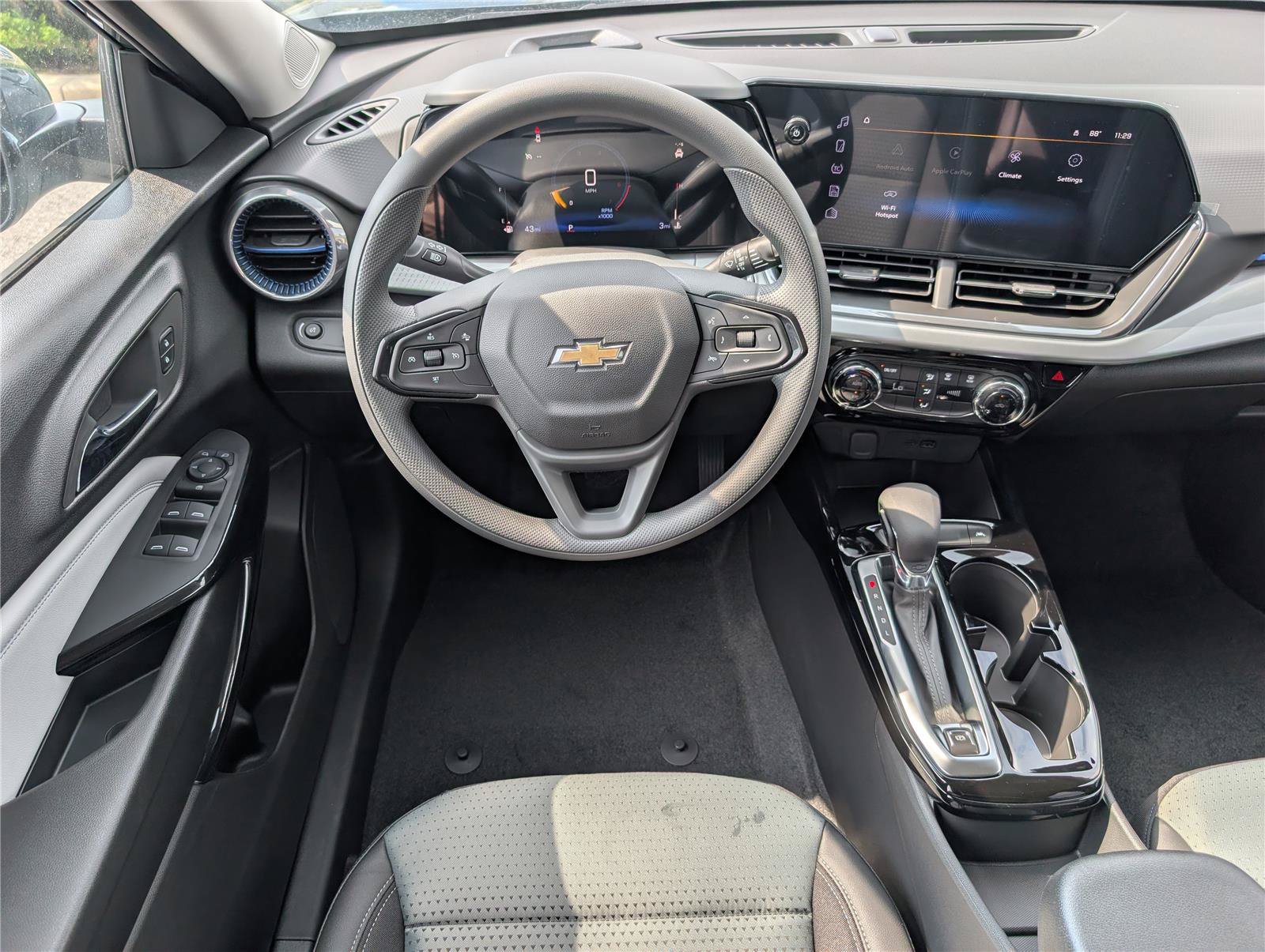 New 2026 Chevrolet Trax LT FWD image 13