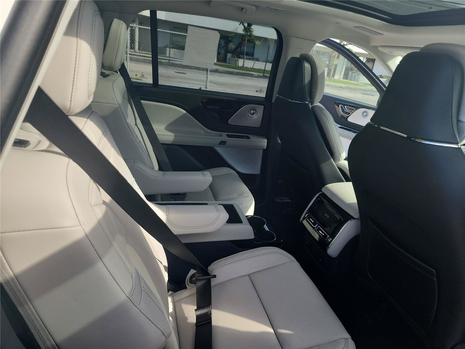 New 2027 Lincoln Aviator Reserve AWD/4WD image 22
