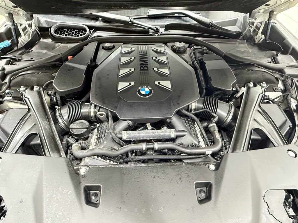 Used 2024 BMW 760i xDrive w/ Premium Package image 60