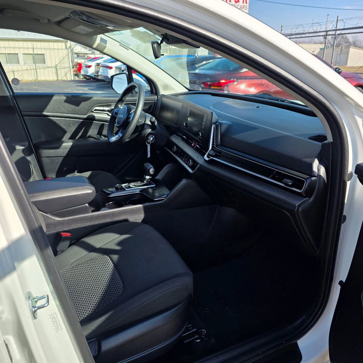 Used 2024 Kia Sportage LX image 12