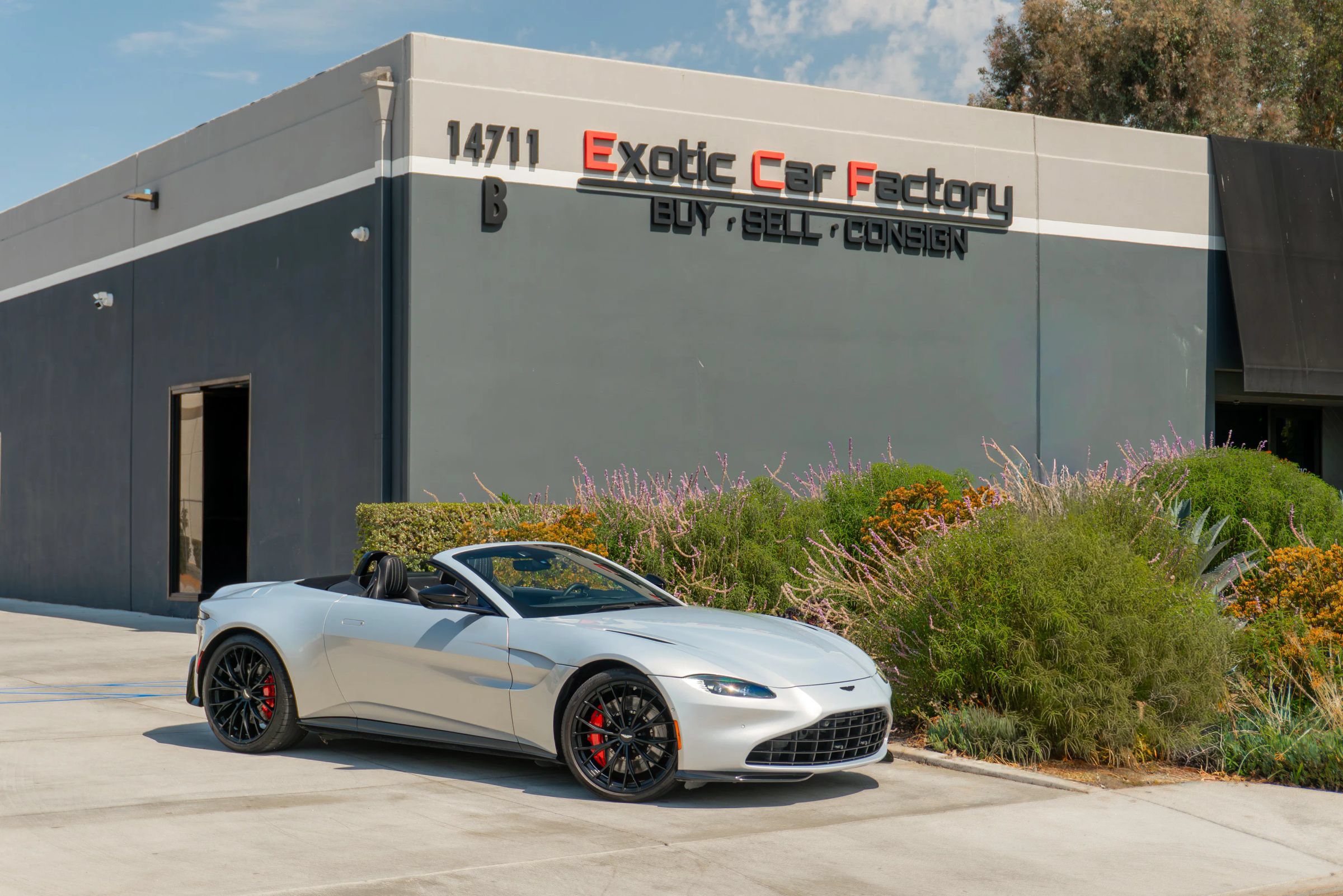 Used 2022 Aston Martin V8 Vantage Roadster