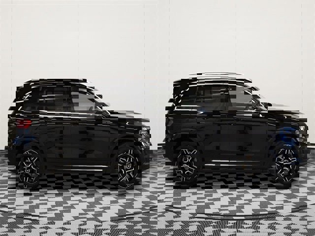 New 2026 Mercedes-Benz GLB 250 4MATIC image 2