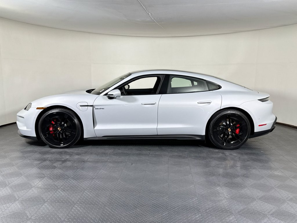 Certified 2026 Porsche Taycan 4S AWD/4WD image 2